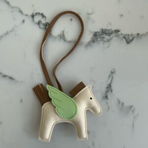 Pegasus bag charm white/brown/green